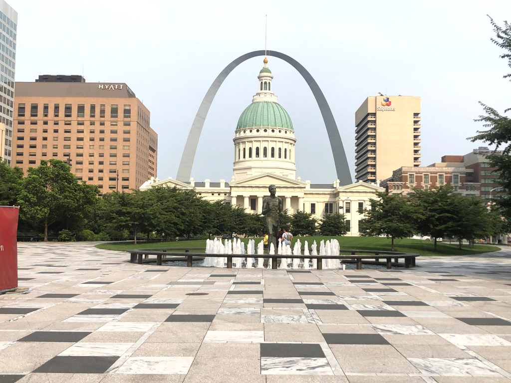 Liz Writes: Seeing the Elephant In St.&nbsp;Louis